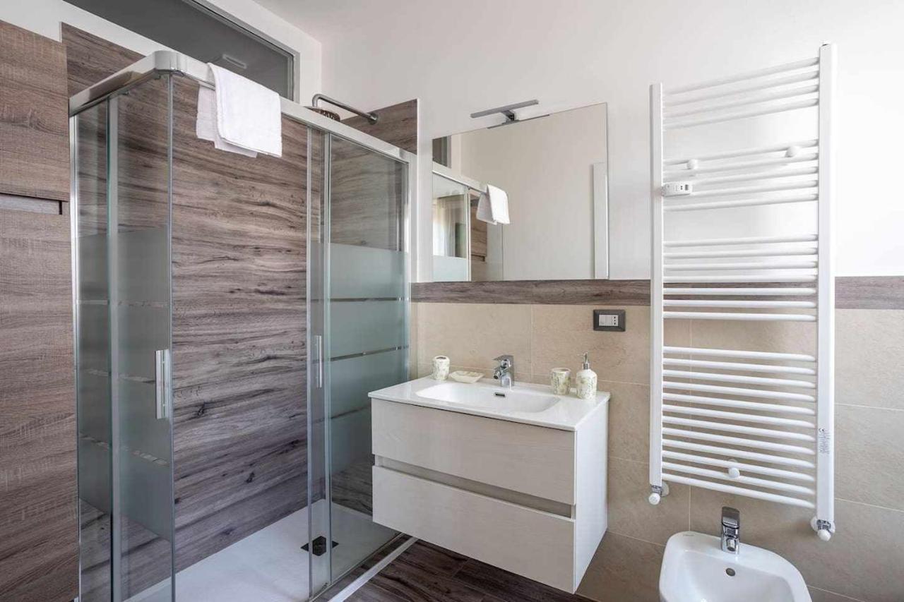 Milano City Apartments - Parking And Comfort - Spacious Apt Up To 8 Pax Esterno foto