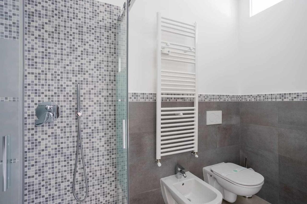 Milano City Apartments - Parking And Comfort - Spacious Apt Up To 8 Pax Esterno foto