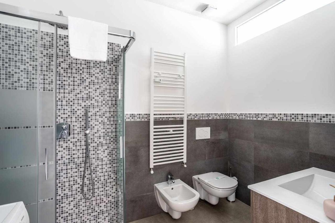 Milano City Apartments - Parking And Comfort - Spacious Apt Up To 8 Pax Esterno foto