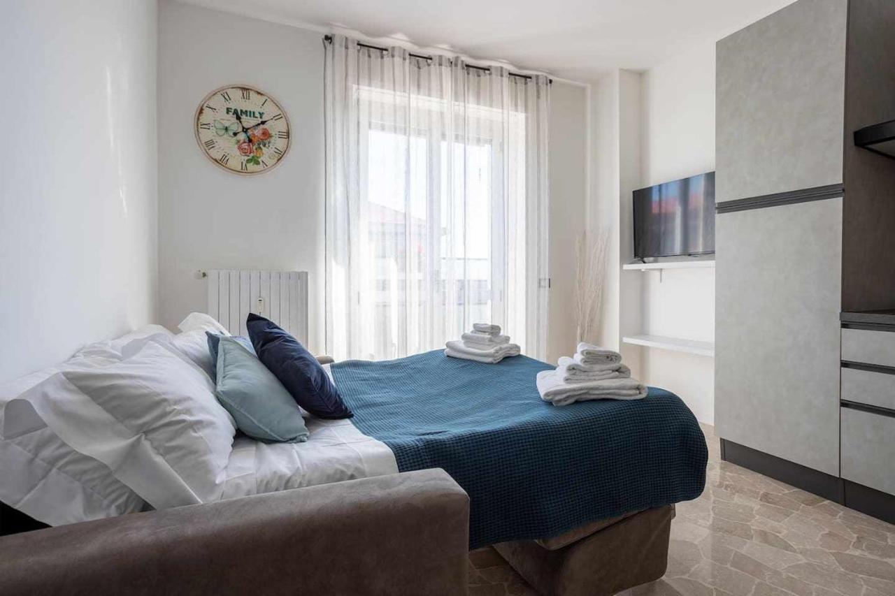 Milano City Apartments - Parking And Comfort - Spacious Apt Up To 8 Pax Esterno foto