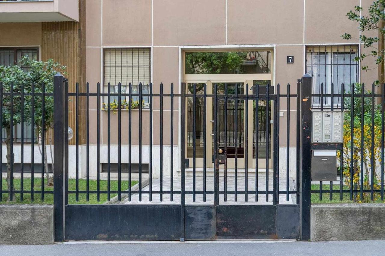 Milano City Apartments - Parking And Comfort - Spacious Apt Up To 8 Pax Esterno foto