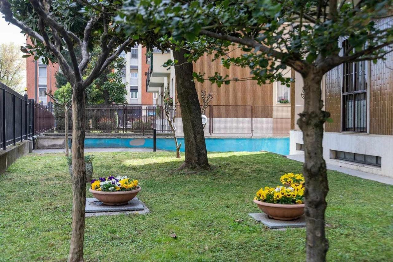 Milano City Apartments - Parking And Comfort - Spacious Apt Up To 8 Pax Esterno foto